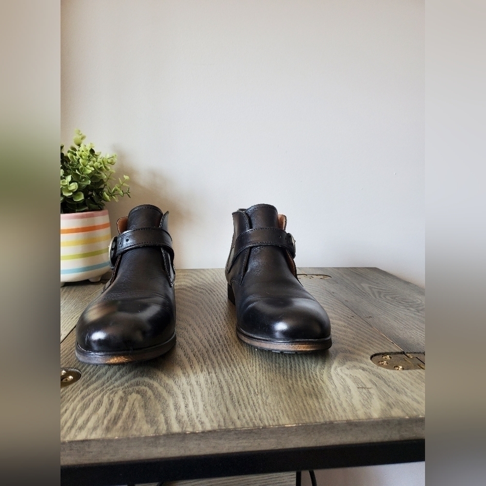 AIGLE short black leather booties. Size US 5.5 - Picture 2 of 12